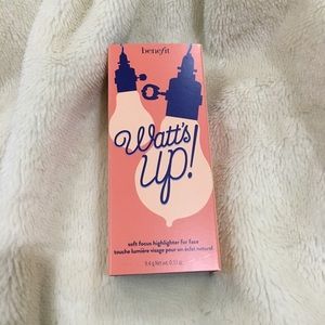 New Benefit Watt's Up cream to powder highlighter